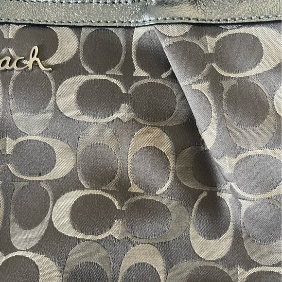 Classic Coach Purse - Picture 3 of 4